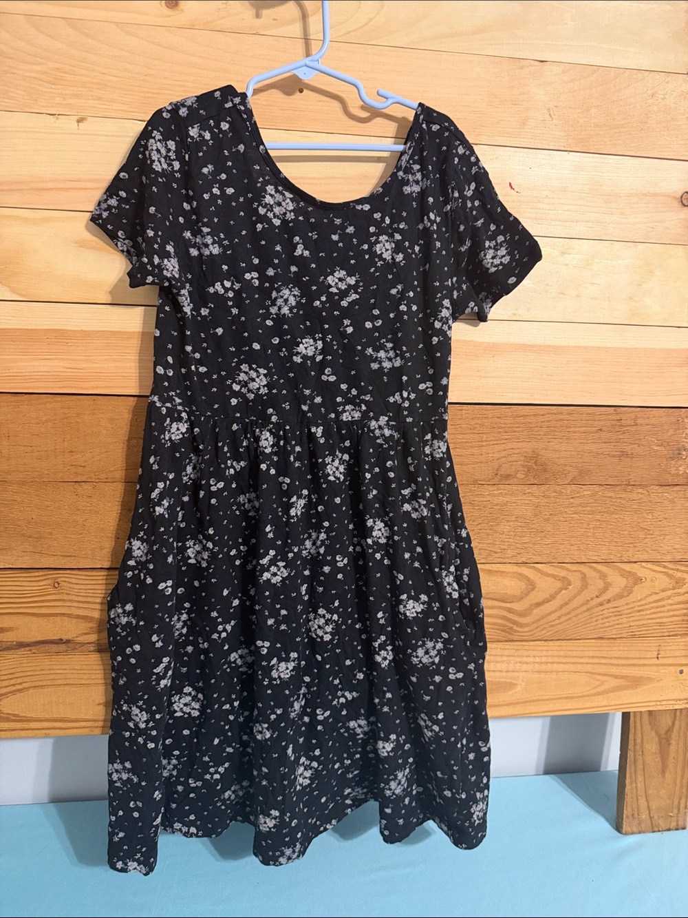 Old Navy Black Floral Casual Short-Sleeve Dress
